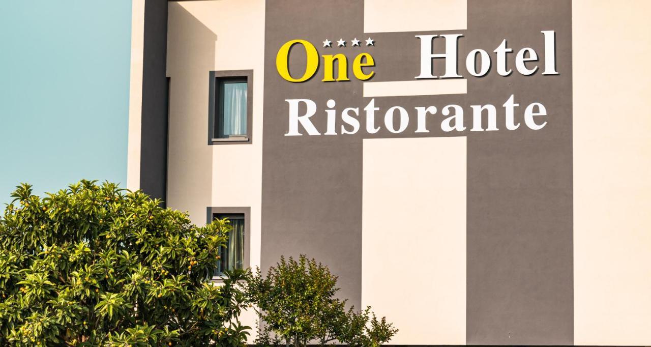 One Hotel & Restaurant Dalmine Exterior foto