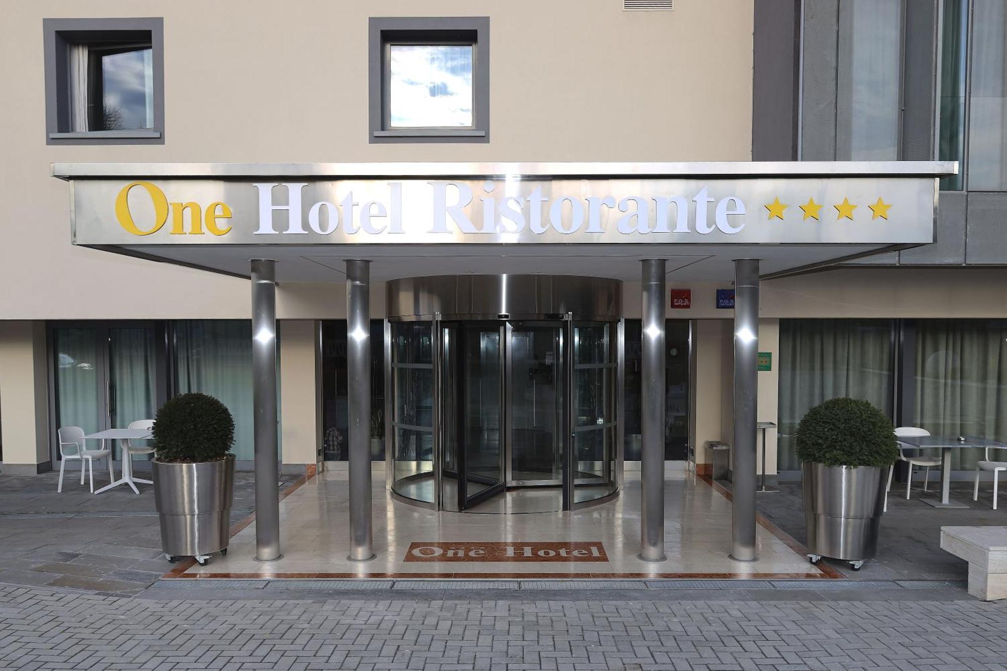 One Hotel & Restaurant Dalmine Exterior foto